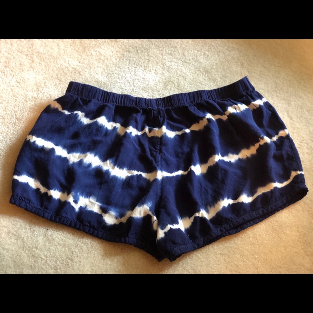 navy blue & white tie dye forever 21 shorts